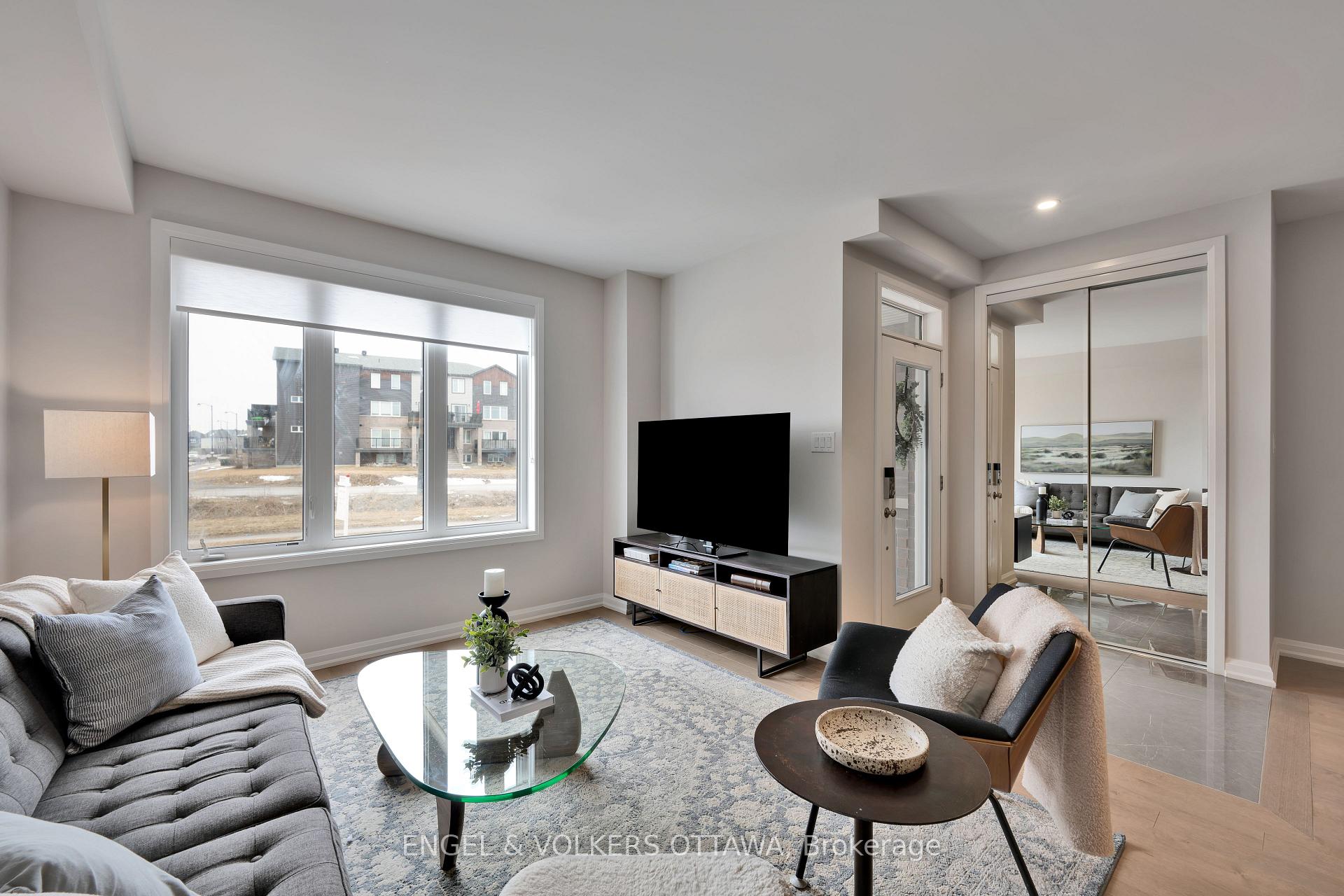 Photo 6 of 1190 Chapman Mills Drive, Ottawa, Barrhaven - Heritage Park — HOMEH