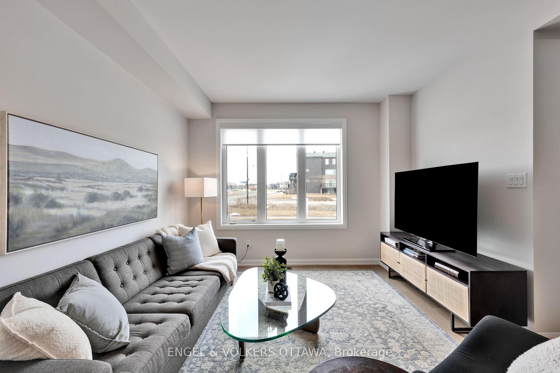 Photo 7 of 1190 Chapman Mills Drive, Ottawa, Barrhaven - Heritage Park — HOMEH