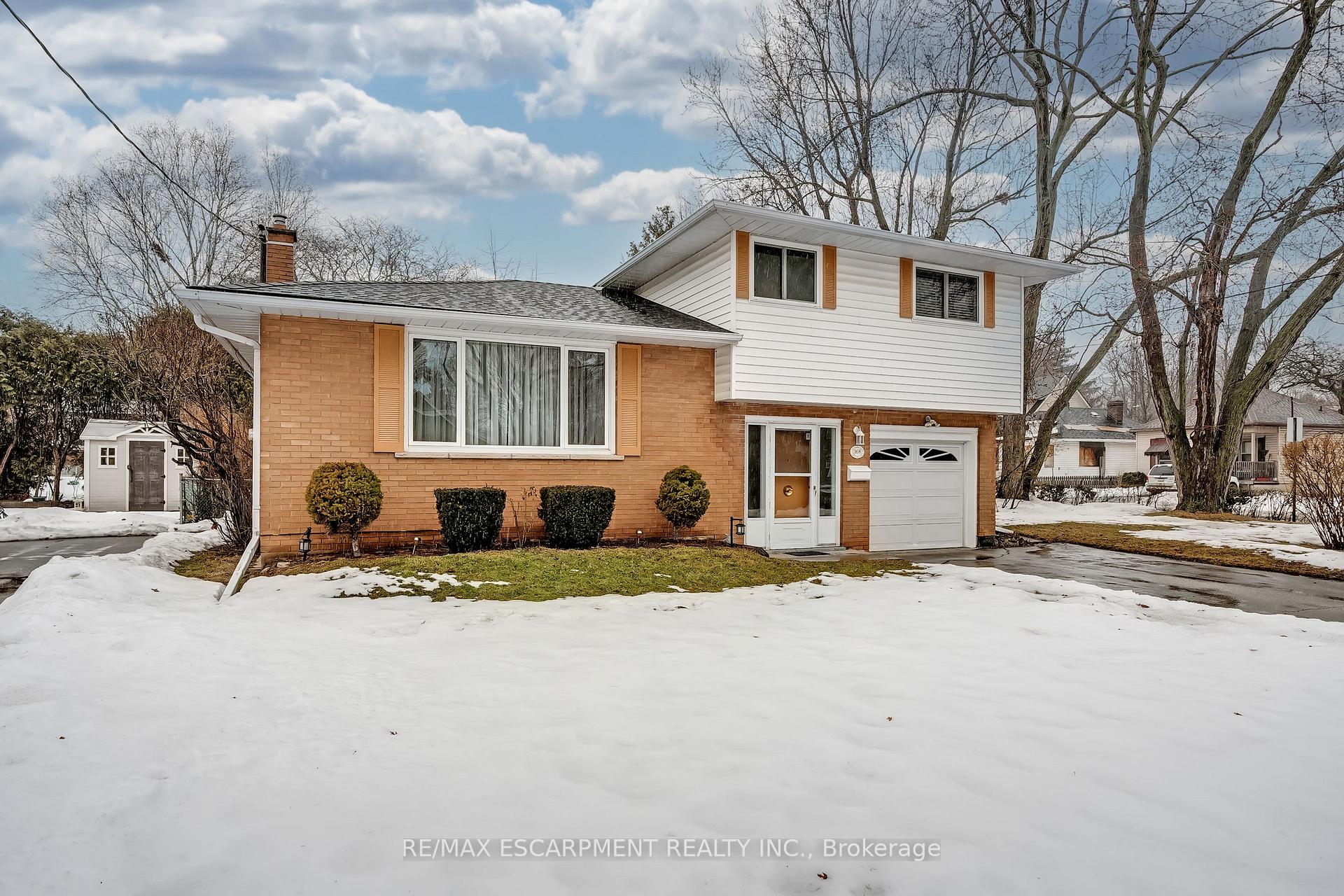 Photo 2 of 368 East Side Crescent, Burlington, Brant — HOMEH
