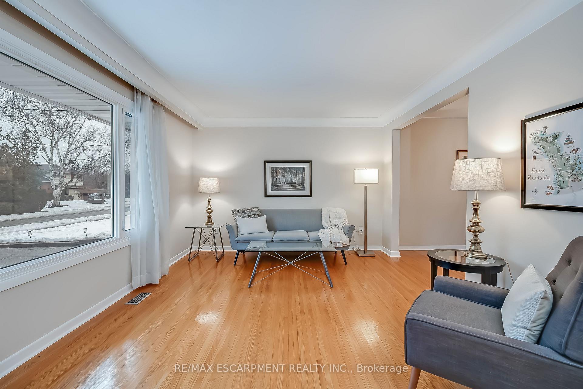 Photo 7 of 368 East Side Crescent, Burlington, Brant — HOMEH