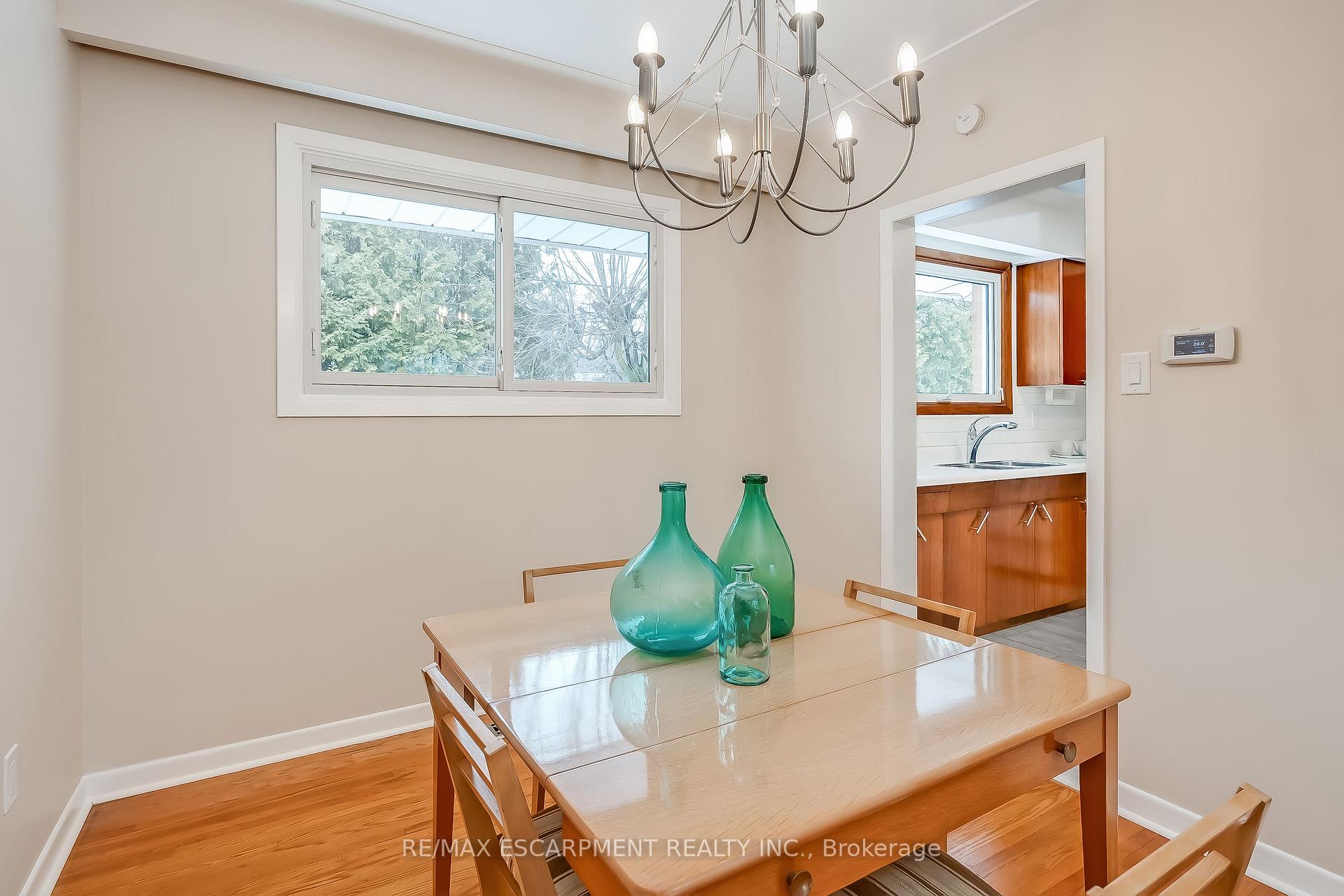 Photo 12 of 368 East Side Crescent, Burlington, Brant — HOMEH