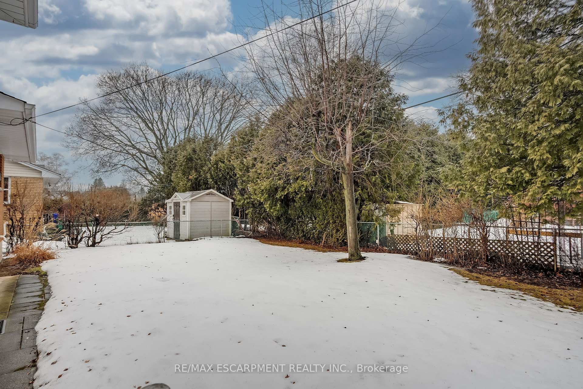 Photo 35 of 368 East Side Crescent, Burlington, Brant — HOMEH