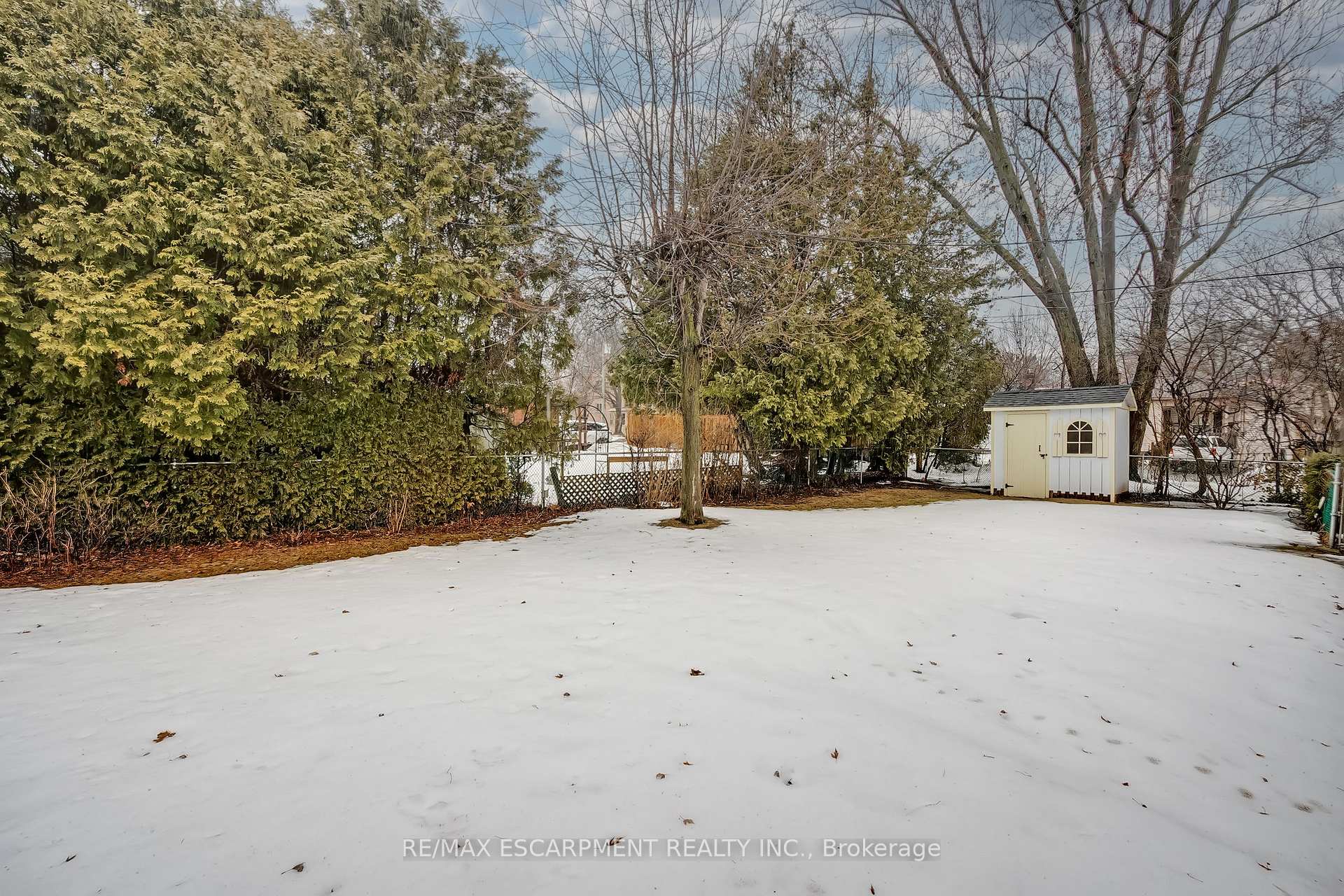 Photo 36 of 368 East Side Crescent, Burlington, Brant — HOMEH
