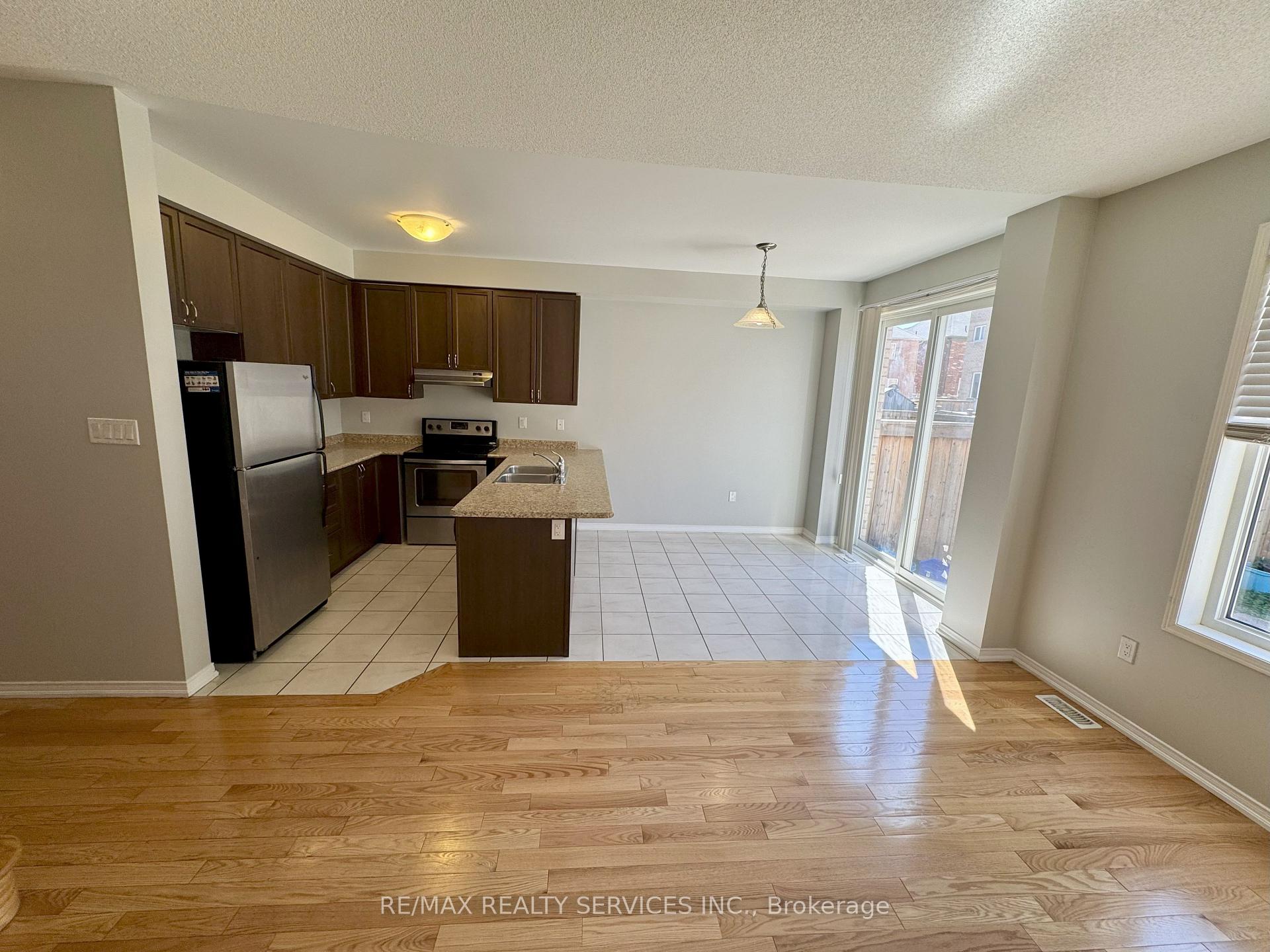 Photo 7 of 12 Sussexvale Drive, Brampton, Sandringham-Wellington — HOMEH