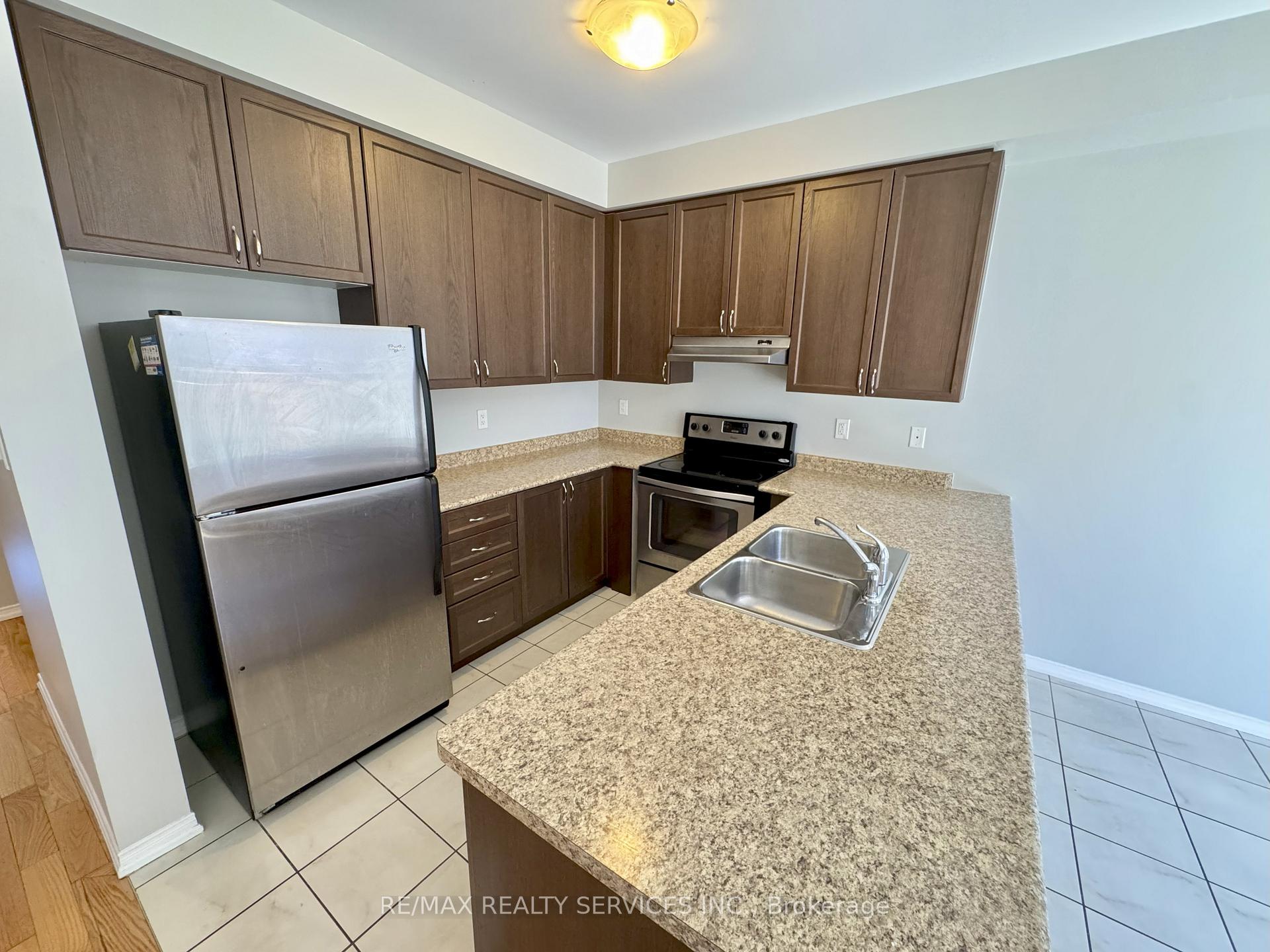 Photo 9 of 12 Sussexvale Drive, Brampton, Sandringham-Wellington — HOMEH