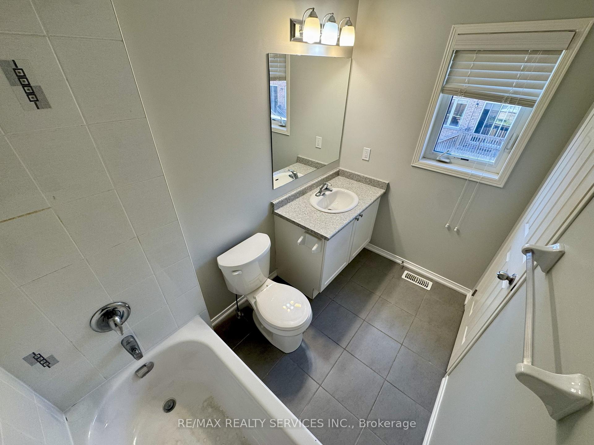 Photo 12 of 12 Sussexvale Drive, Brampton, Sandringham-Wellington — HOMEH