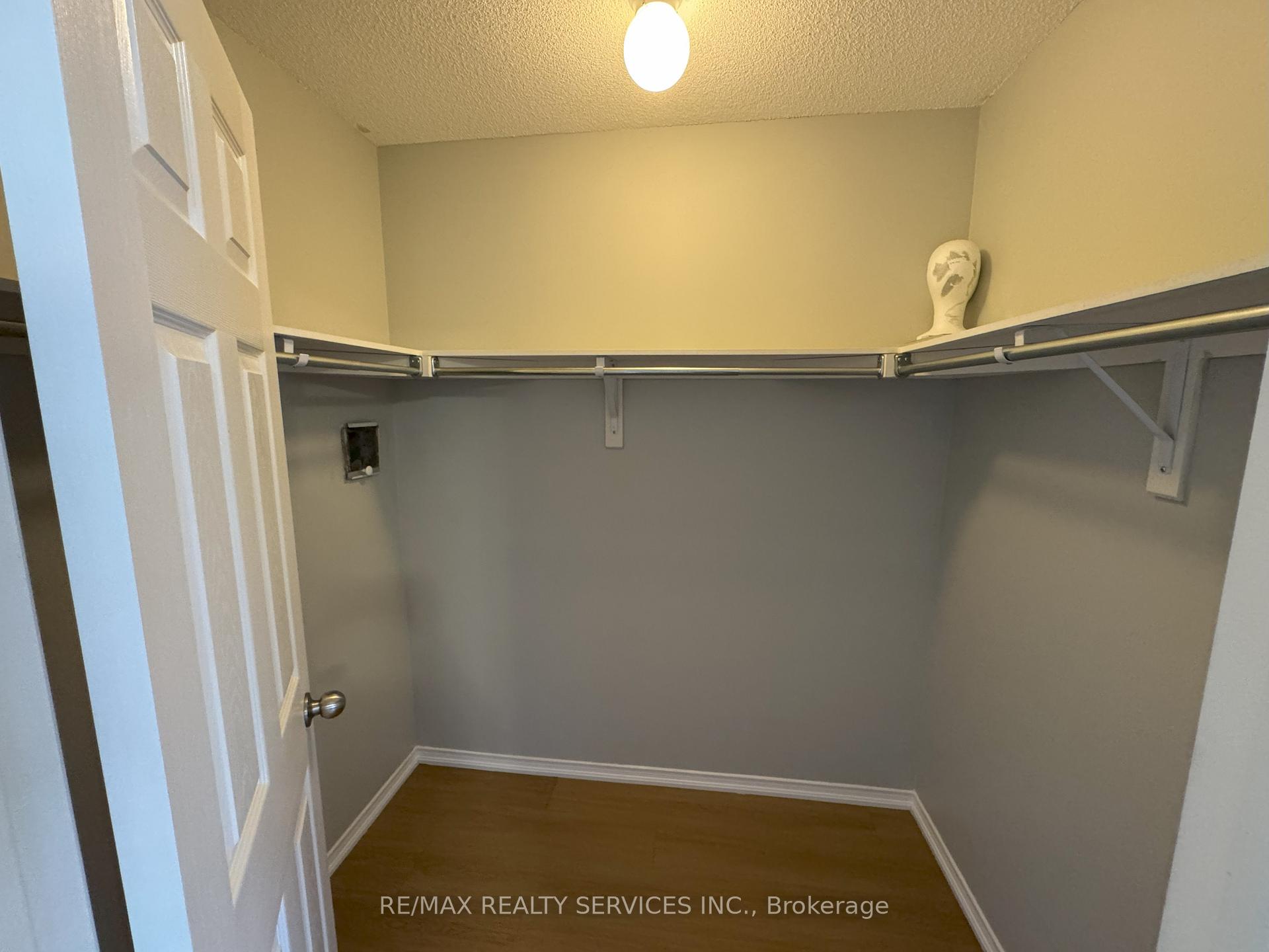 Photo 16 of 12 Sussexvale Drive, Brampton, Sandringham-Wellington — HOMEH