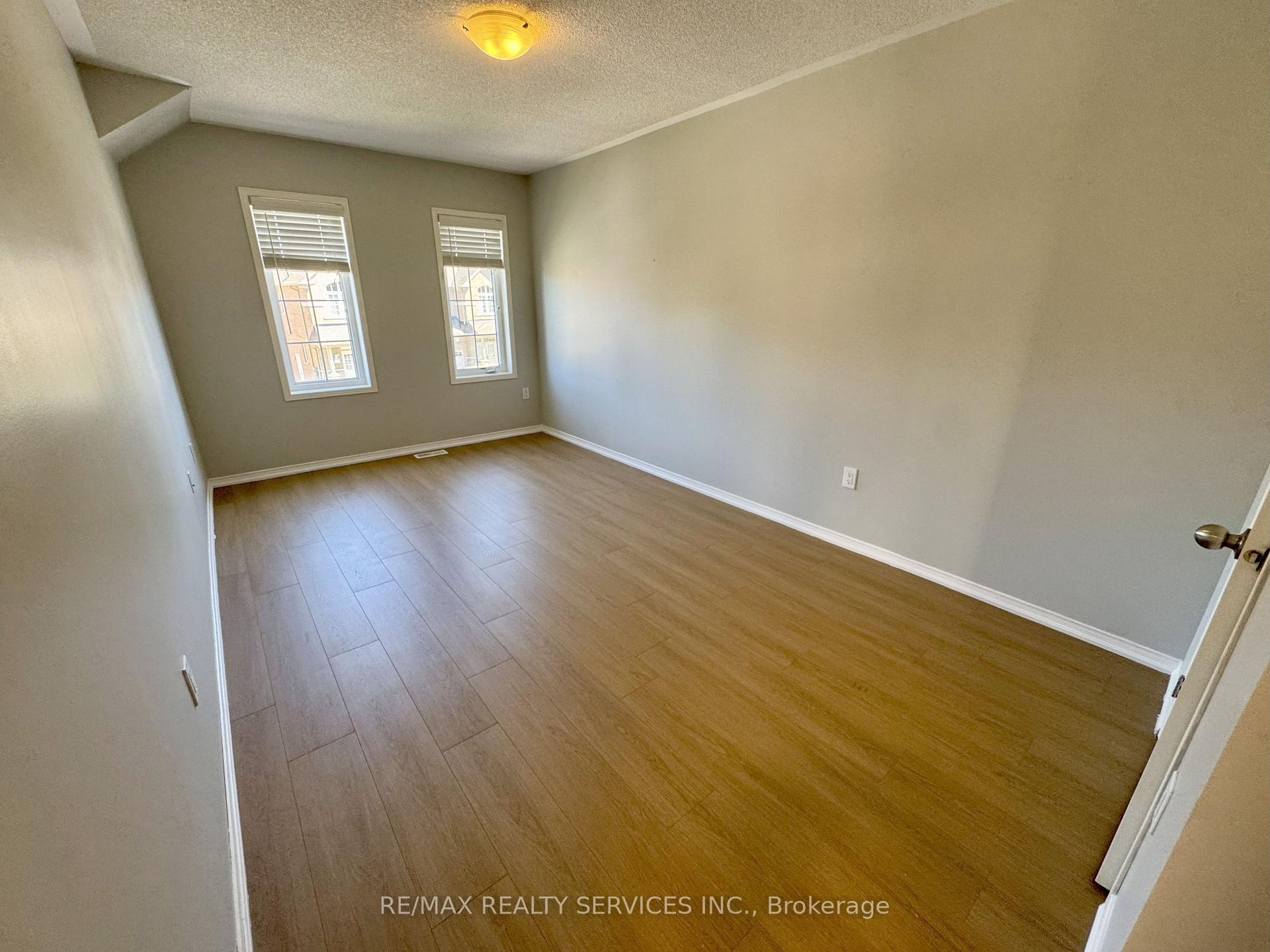 Photo 19 of 12 Sussexvale Drive, Brampton, Sandringham-Wellington — HOMEH