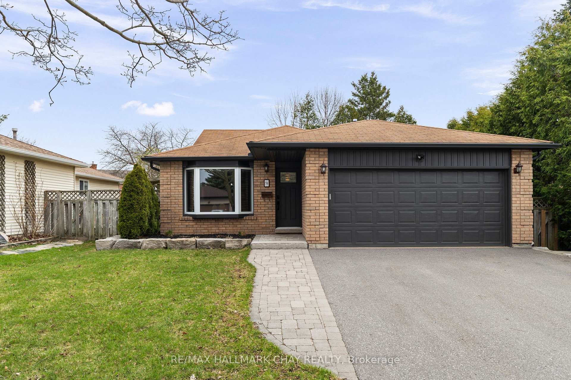 Photo 1 of 74 Bronte Crescent, Barrie, Letitia Heights — HOMEH