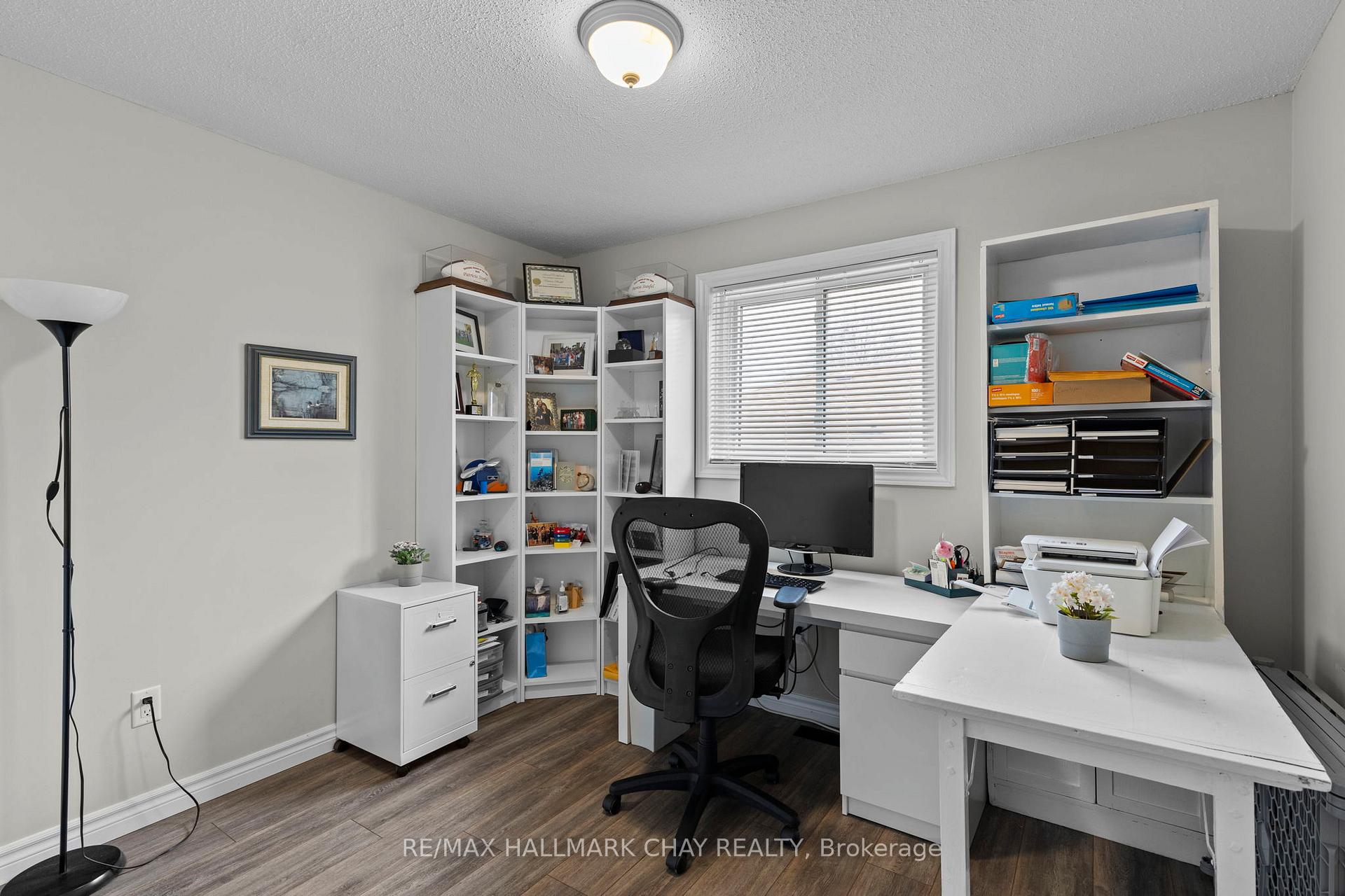 Photo 22 of 74 Bronte Crescent, Barrie, Letitia Heights — HOMEH