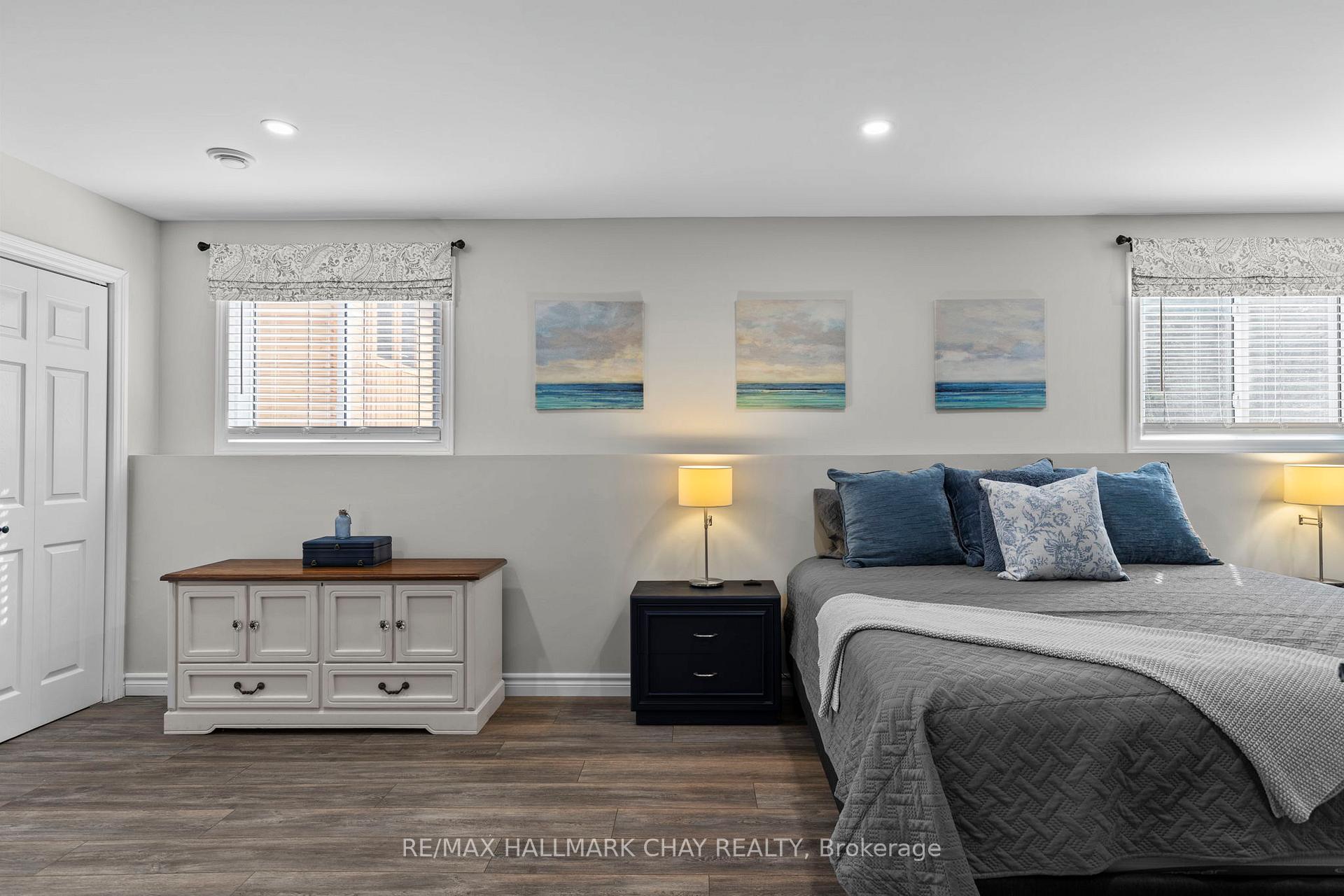 Photo 26 of 74 Bronte Crescent, Barrie, Letitia Heights — HOMEH