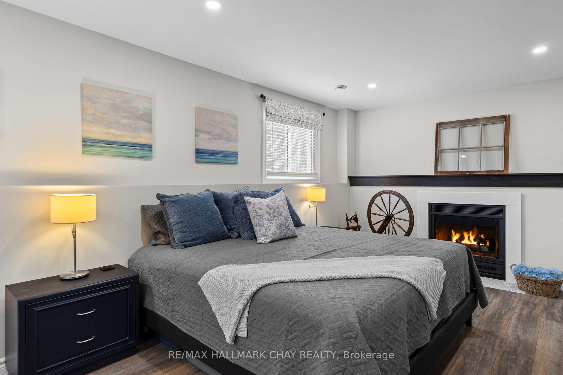 Photo 28 of 74 Bronte Crescent, Barrie, Letitia Heights — HOMEH