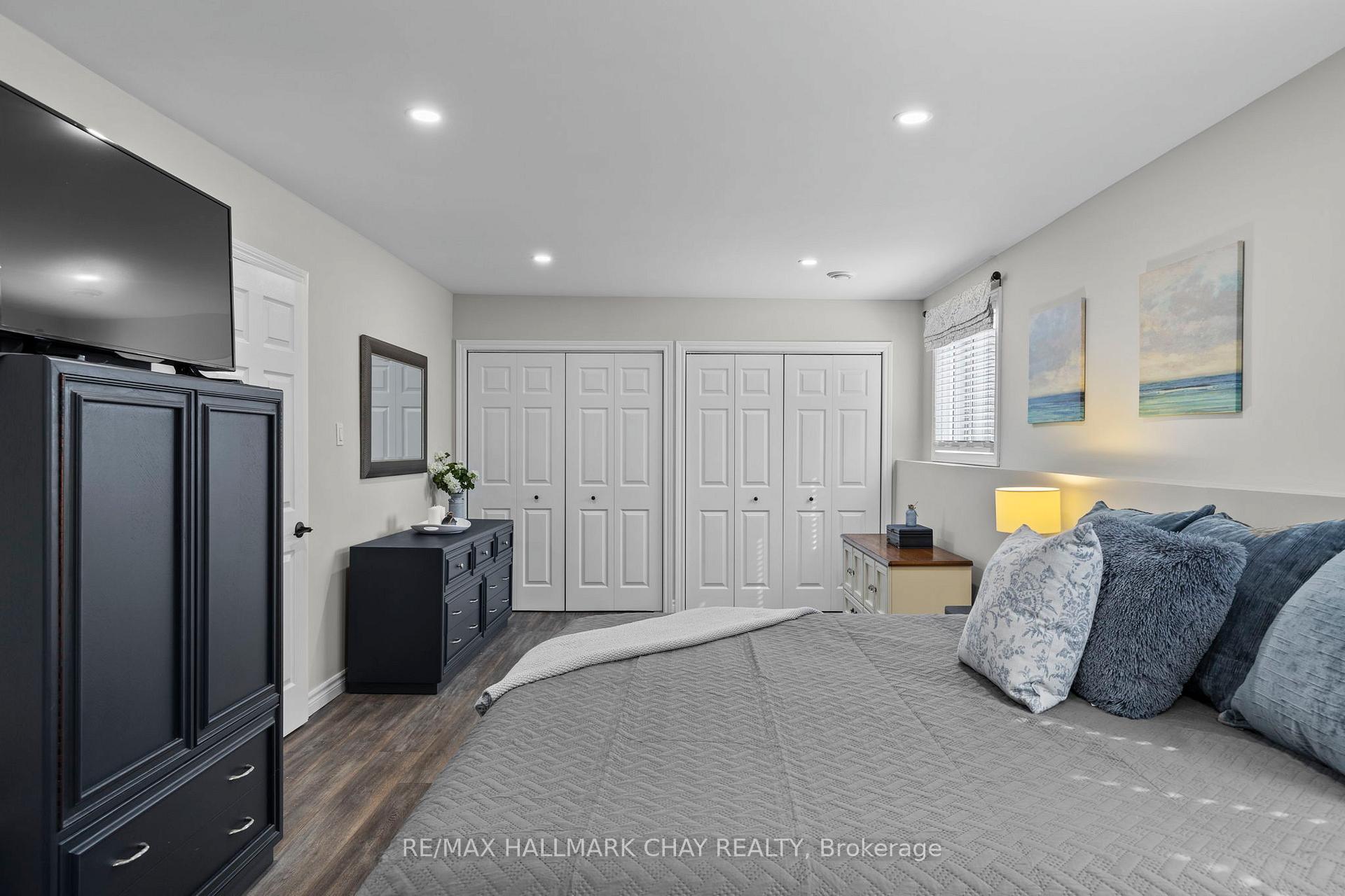 Photo 29 of 74 Bronte Crescent, Barrie, Letitia Heights — HOMEH