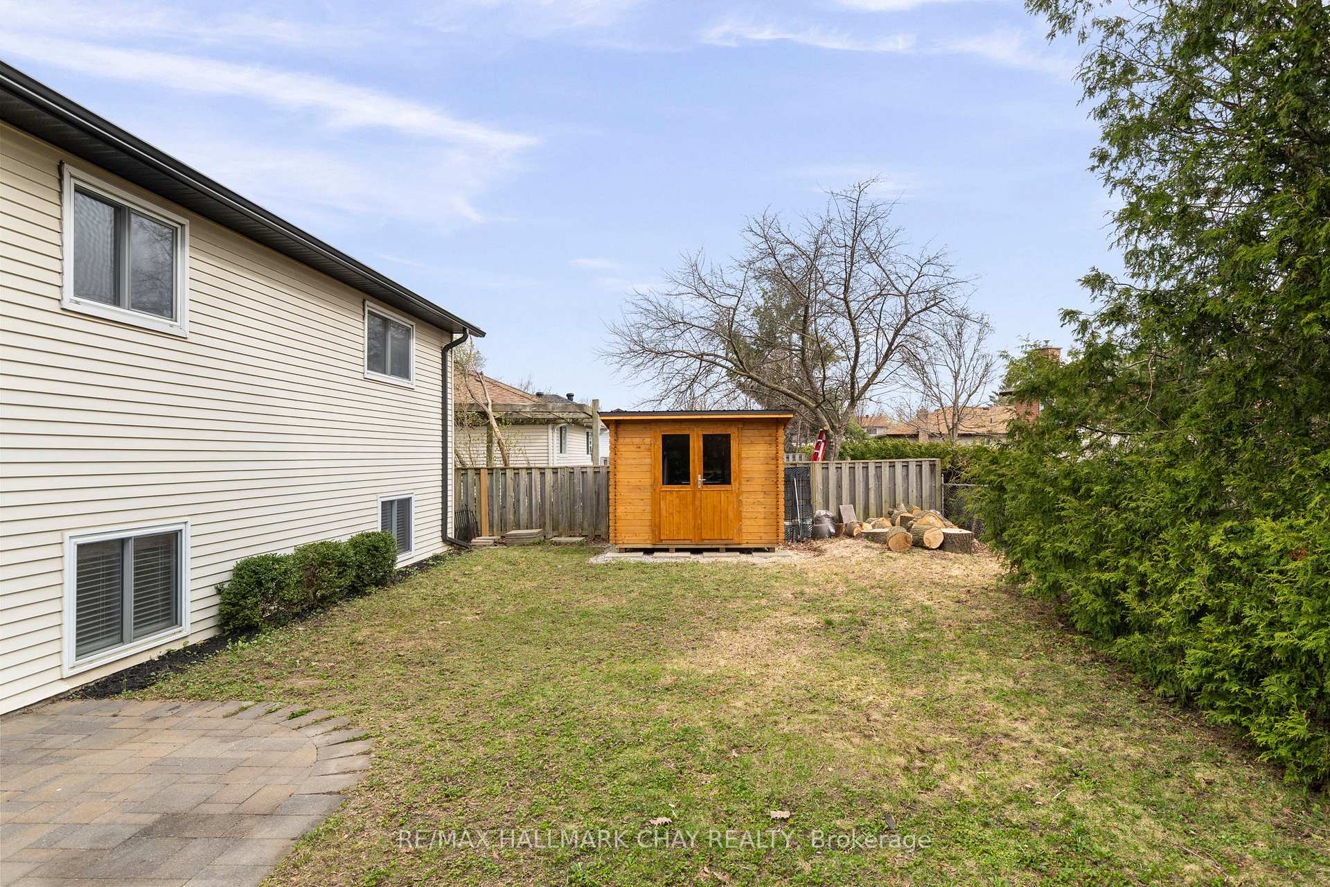Photo 38 of 74 Bronte Crescent, Barrie, Letitia Heights — HOMEH