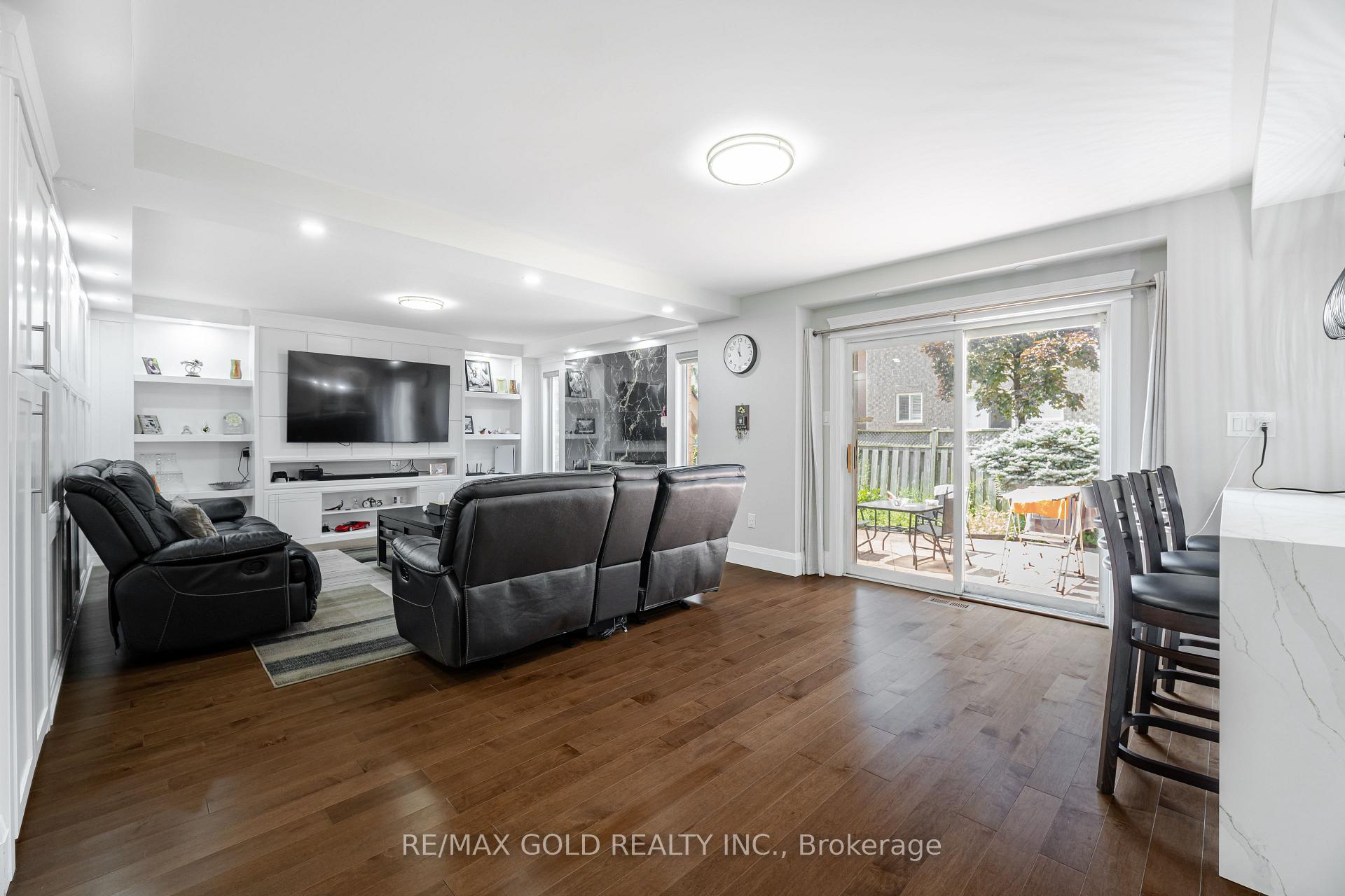 Photo 9 of 8 Foxmere Road, Brampton, Fletcher's Meadow — HOMEH
