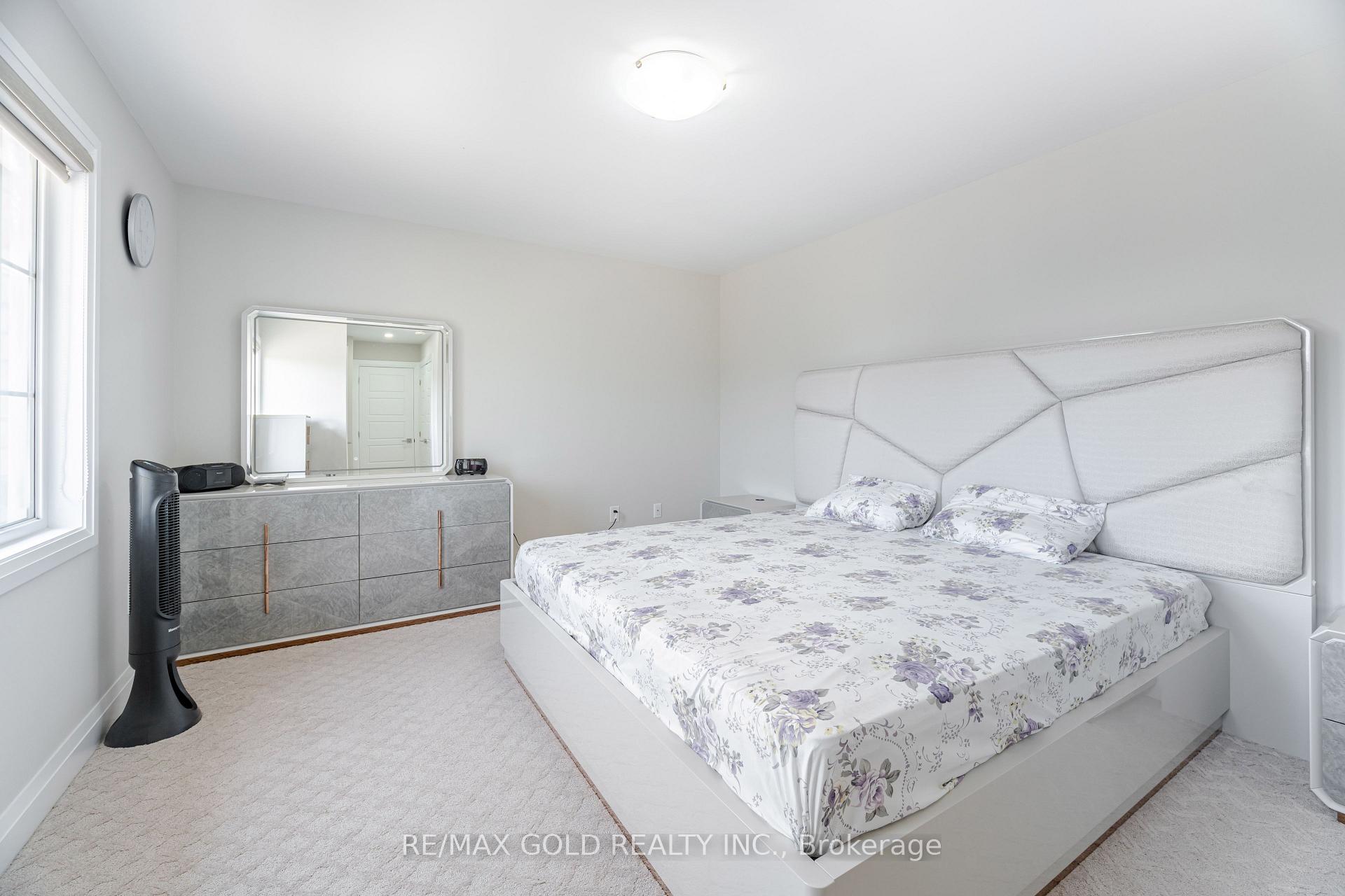 Photo 31 of 8 Foxmere Road, Brampton, Fletcher's Meadow — HOMEH