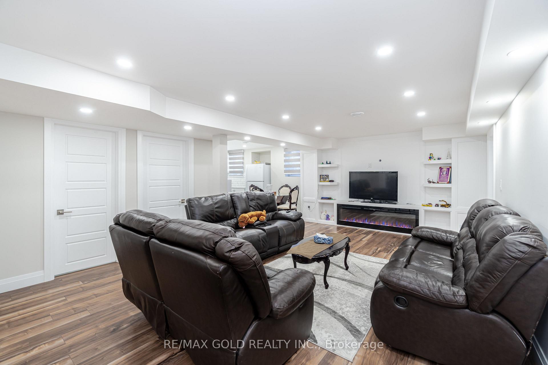 Photo 15 of 8 Foxmere Road, Brampton, Fletcher's Meadow — HOMEH