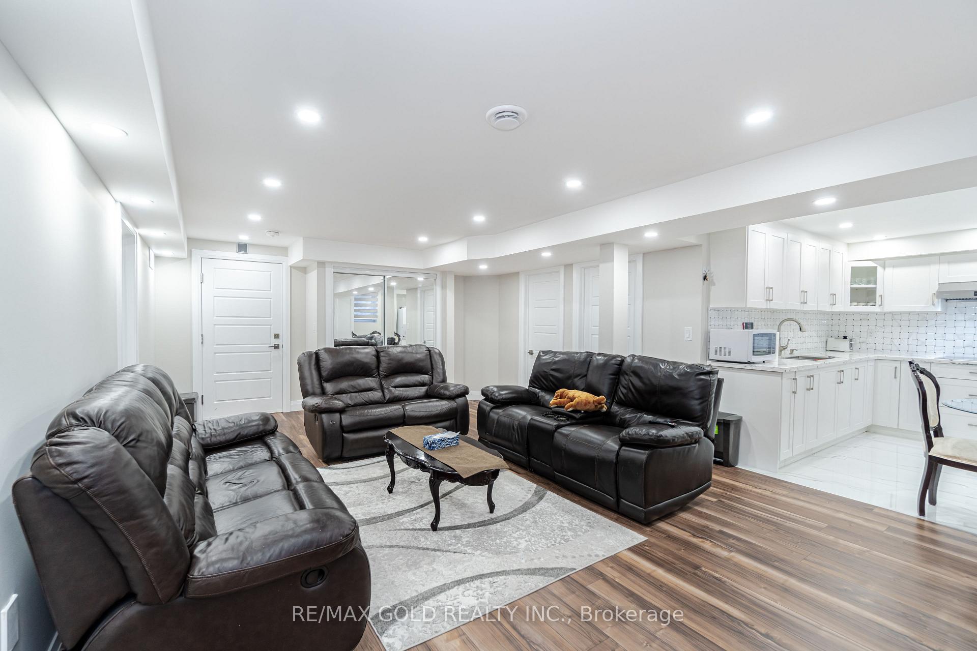 Photo 18 of 8 Foxmere Road, Brampton, Fletcher's Meadow — HOMEH