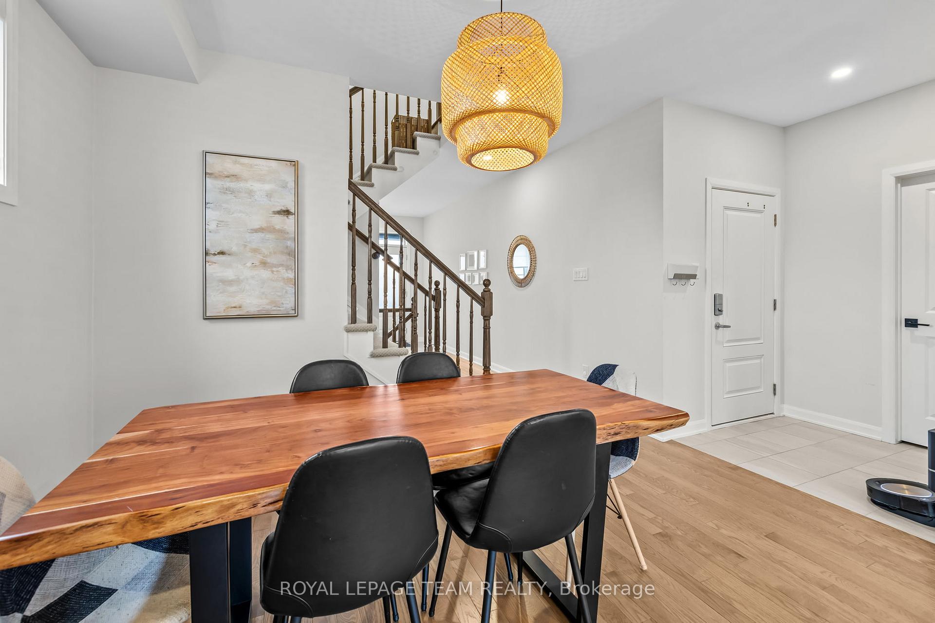 Photo 5 of 2080 Caltra Crescent, Ottawa, Barrhaven - Half Moon Bay — HOMEH
