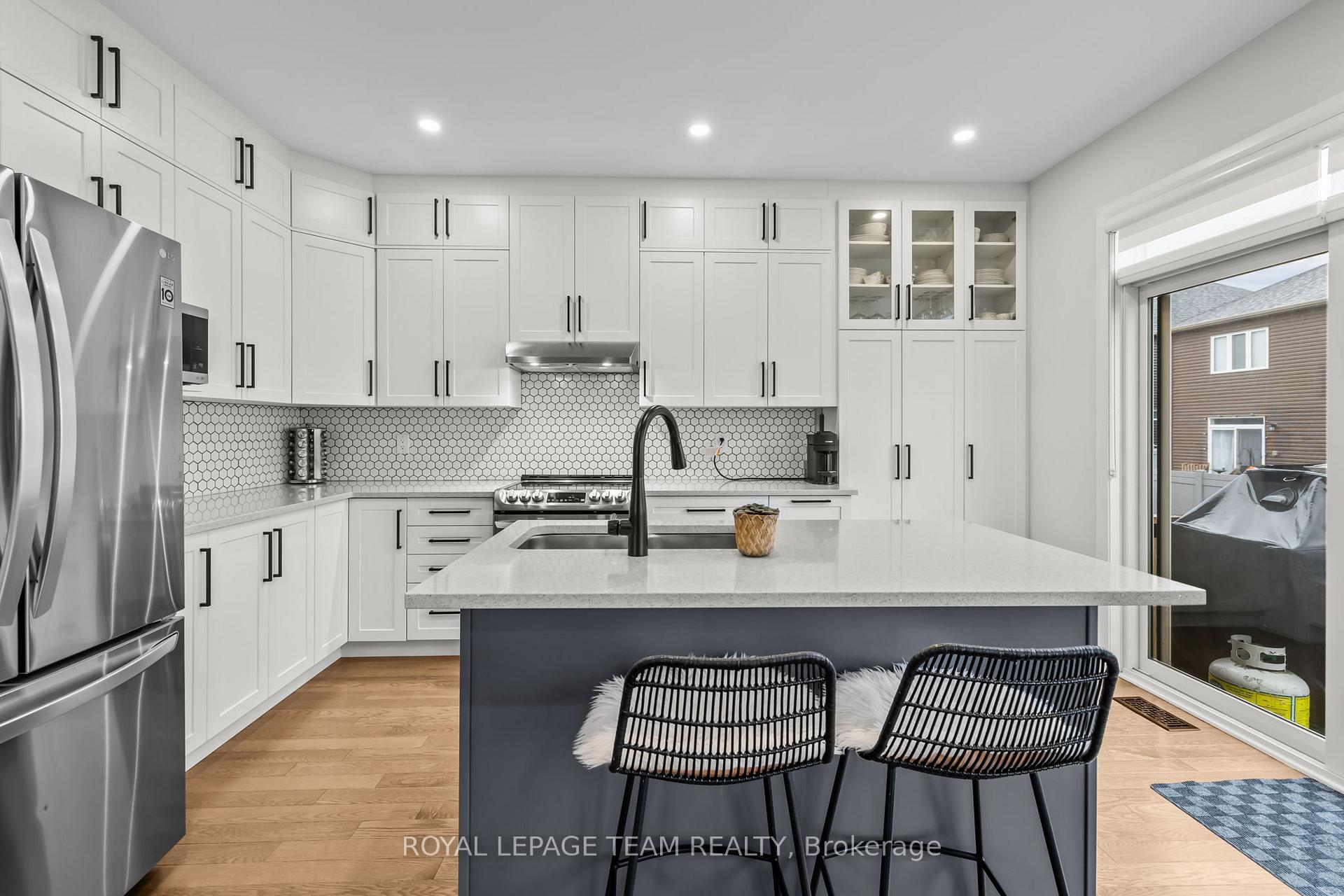 Photo 10 of 2080 Caltra Crescent, Ottawa, Barrhaven - Half Moon Bay — HOMEH