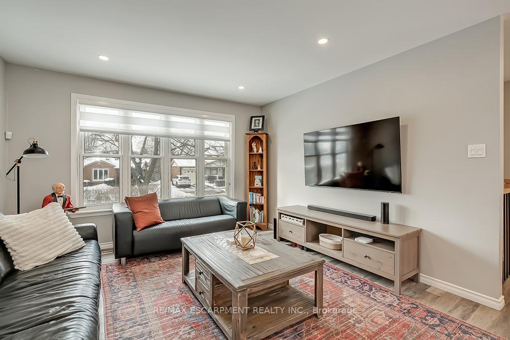Photo 6 of 693 Inverary Road, Burlington, Shoreacres — HOMEH