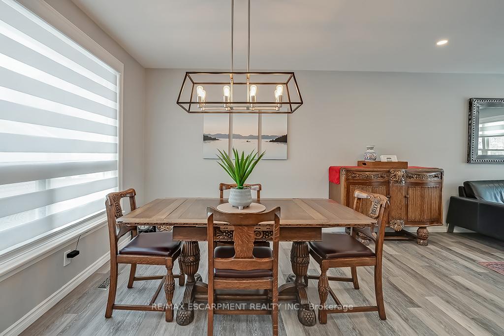 Photo 10 of 693 Inverary Road, Burlington, Shoreacres — HOMEH