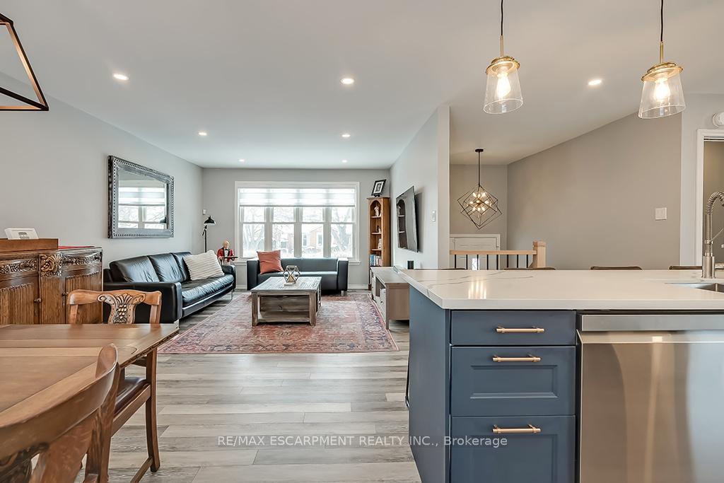 Photo 20 of 693 Inverary Road, Burlington, Shoreacres — HOMEH