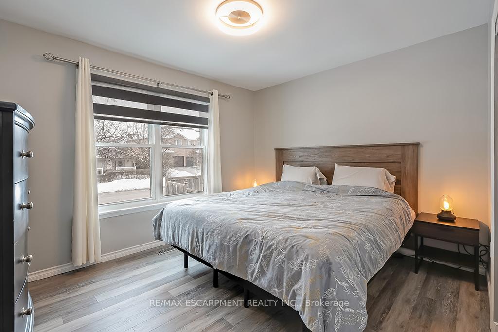 Photo 21 of 693 Inverary Road, Burlington, Shoreacres — HOMEH