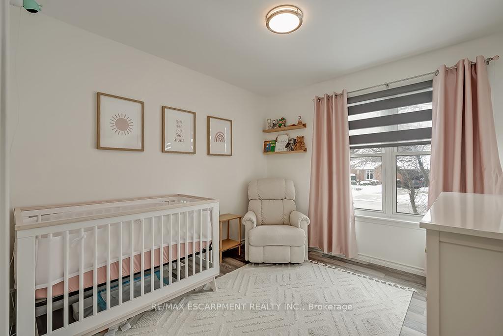 Photo 24 of 693 Inverary Road, Burlington, Shoreacres — HOMEH