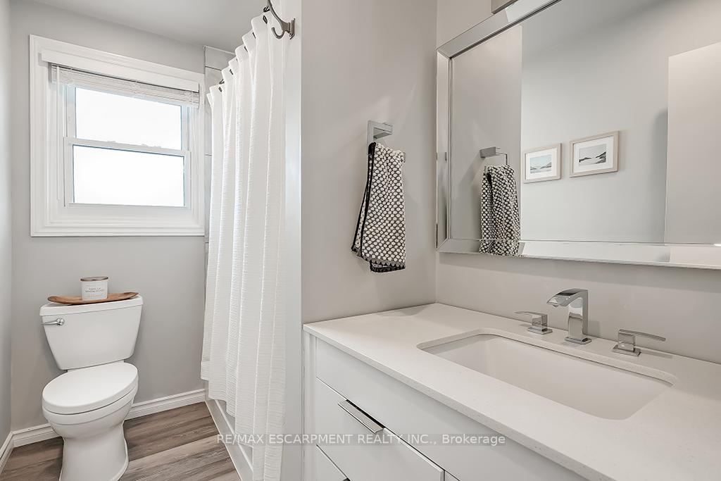 Photo 28 of 693 Inverary Road, Burlington, Shoreacres — HOMEH