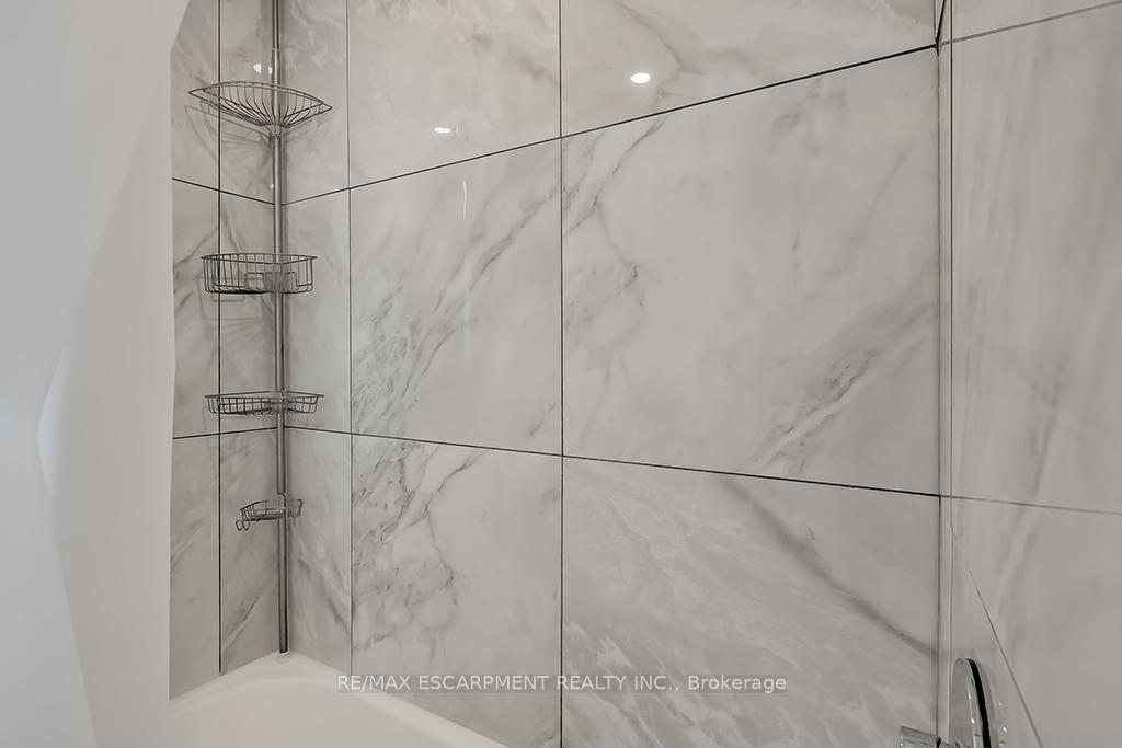 Photo 29 of 693 Inverary Road, Burlington, Shoreacres — HOMEH