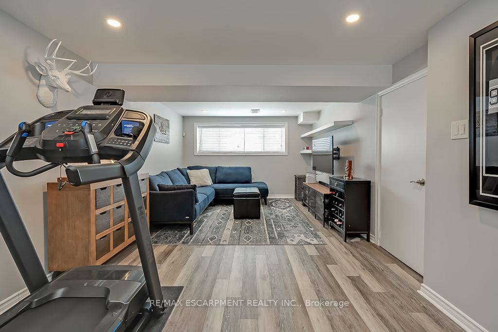 Photo 34 of 693 Inverary Road, Burlington, Shoreacres — HOMEH