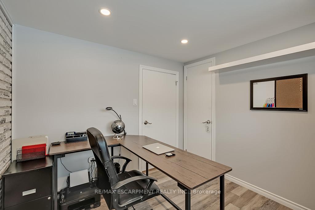 Photo 36 of 693 Inverary Road, Burlington, Shoreacres — HOMEH