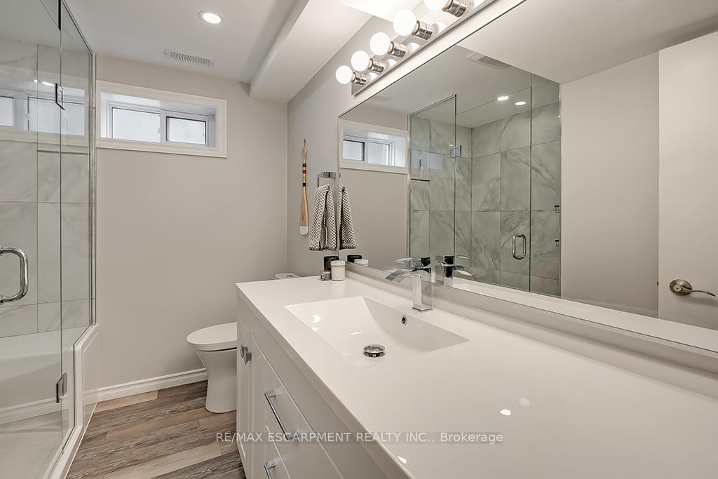 Photo 37 of 693 Inverary Road, Burlington, Shoreacres — HOMEH