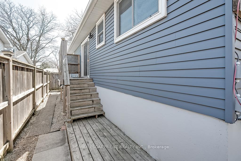 Photo 41 of 693 Inverary Road, Burlington, Shoreacres — HOMEH