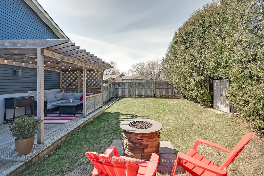 Photo 42 of 693 Inverary Road, Burlington, Shoreacres — HOMEH