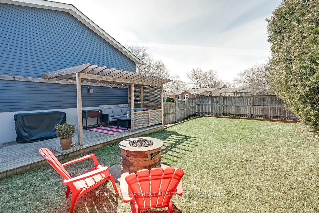 Photo 43 of 693 Inverary Road, Burlington, Shoreacres — HOMEH