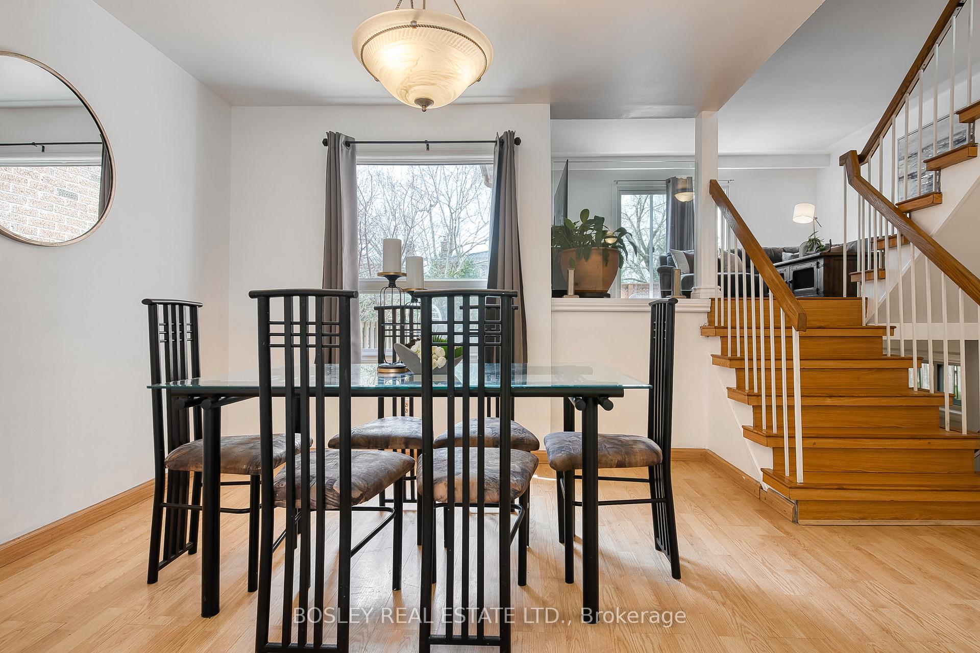 Photo 9 of 8 Thorsby Court, Brampton, Brampton North — HOMEH