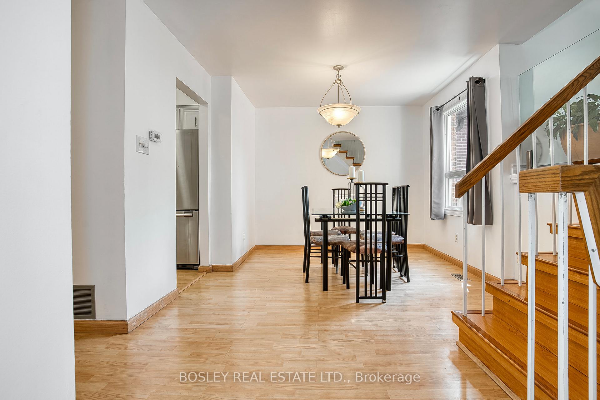 Photo 6 of 8 Thorsby Court, Brampton, Brampton North — HOMEH