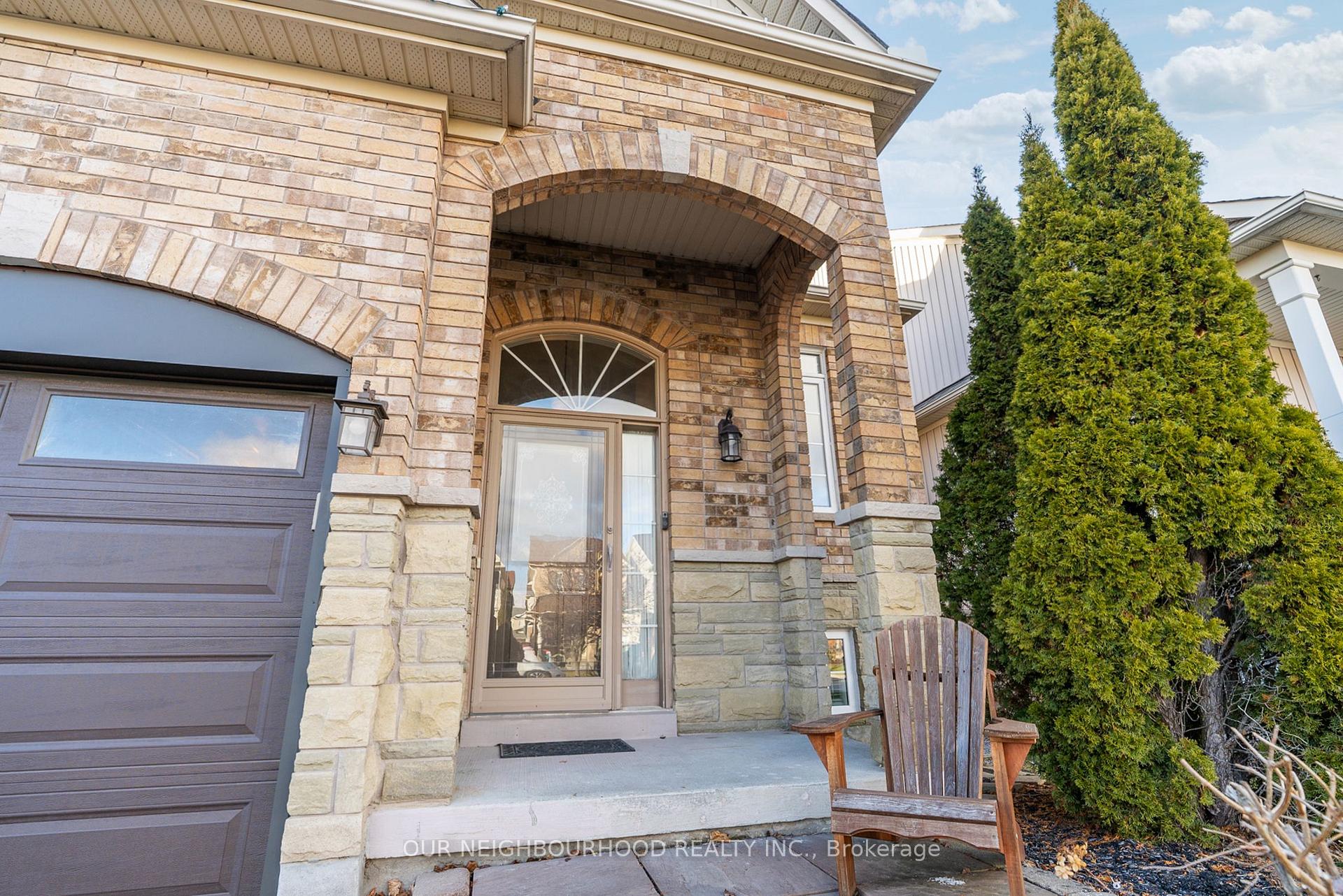 Photo 2 of 1656 Whitestone Drive, Oshawa, Samac — HOMEH
