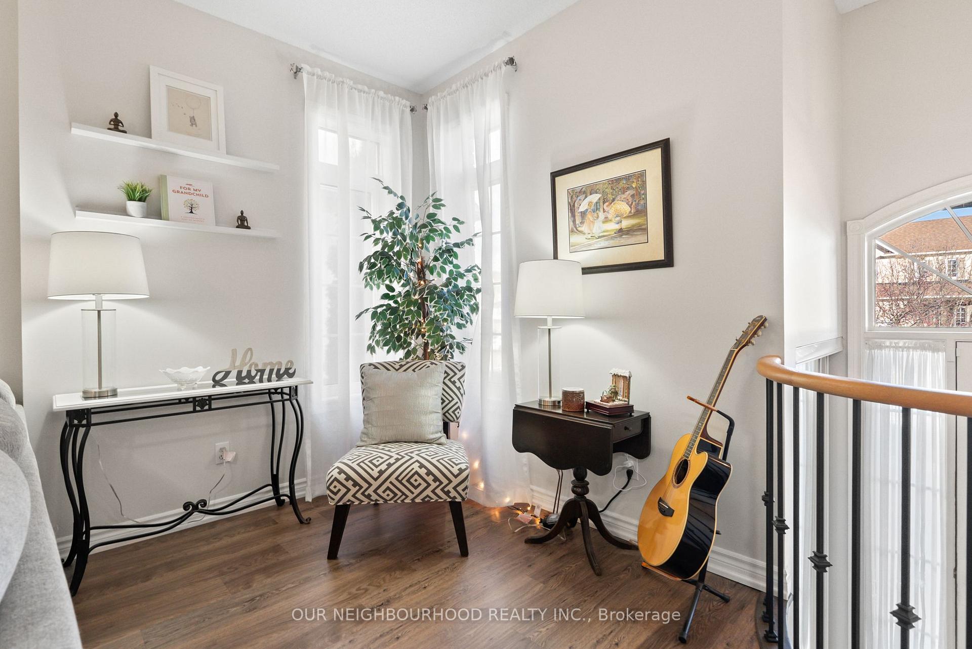 Photo 4 of 1656 Whitestone Drive, Oshawa, Samac — HOMEH