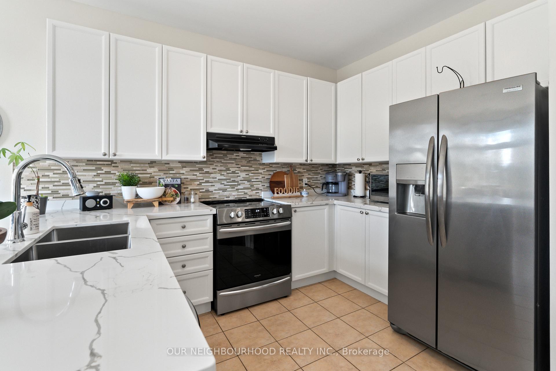Photo 9 of 1656 Whitestone Drive, Oshawa, Samac — HOMEH