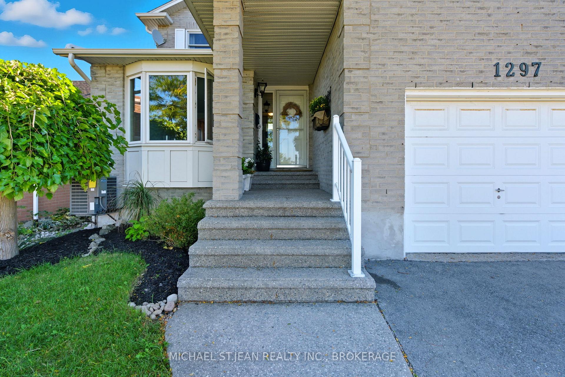 Photo 3 of 1297 Upper Sherman Avenue, Hamilton, Randall — HOMEH