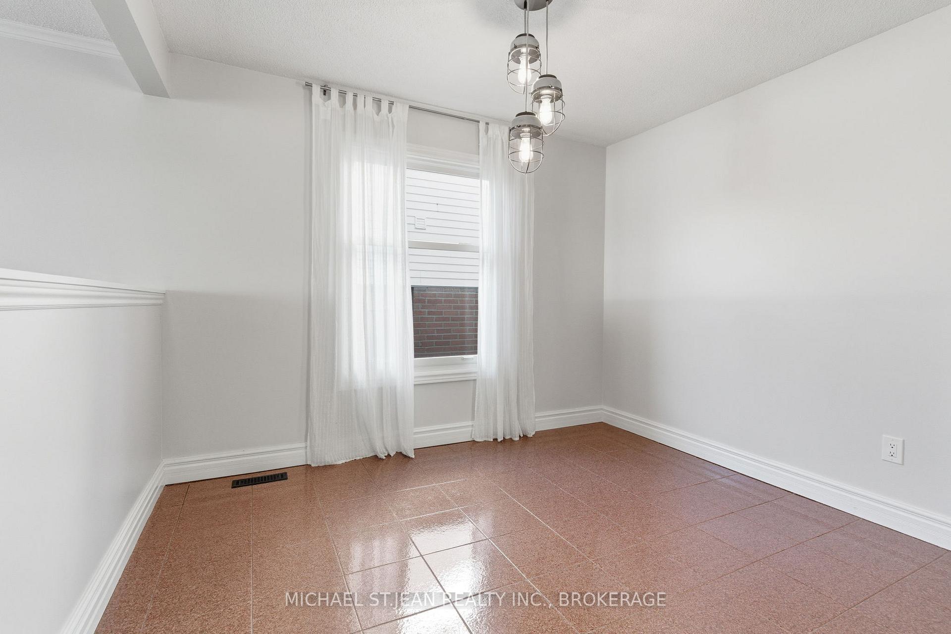 Photo 9 of 1297 Upper Sherman Avenue, Hamilton, Randall — HOMEH