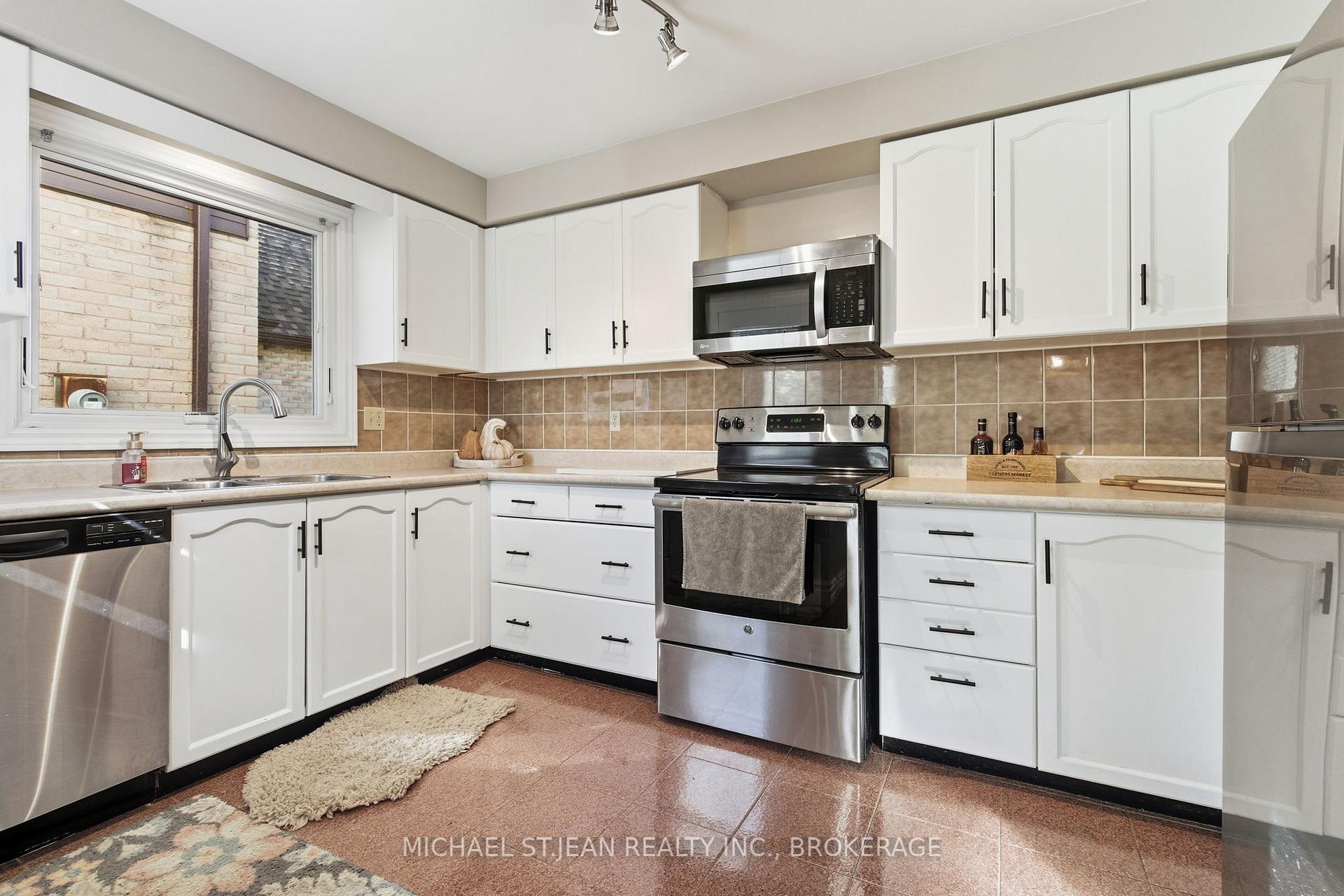 Photo 15 of 1297 Upper Sherman Avenue, Hamilton, Randall — HOMEH