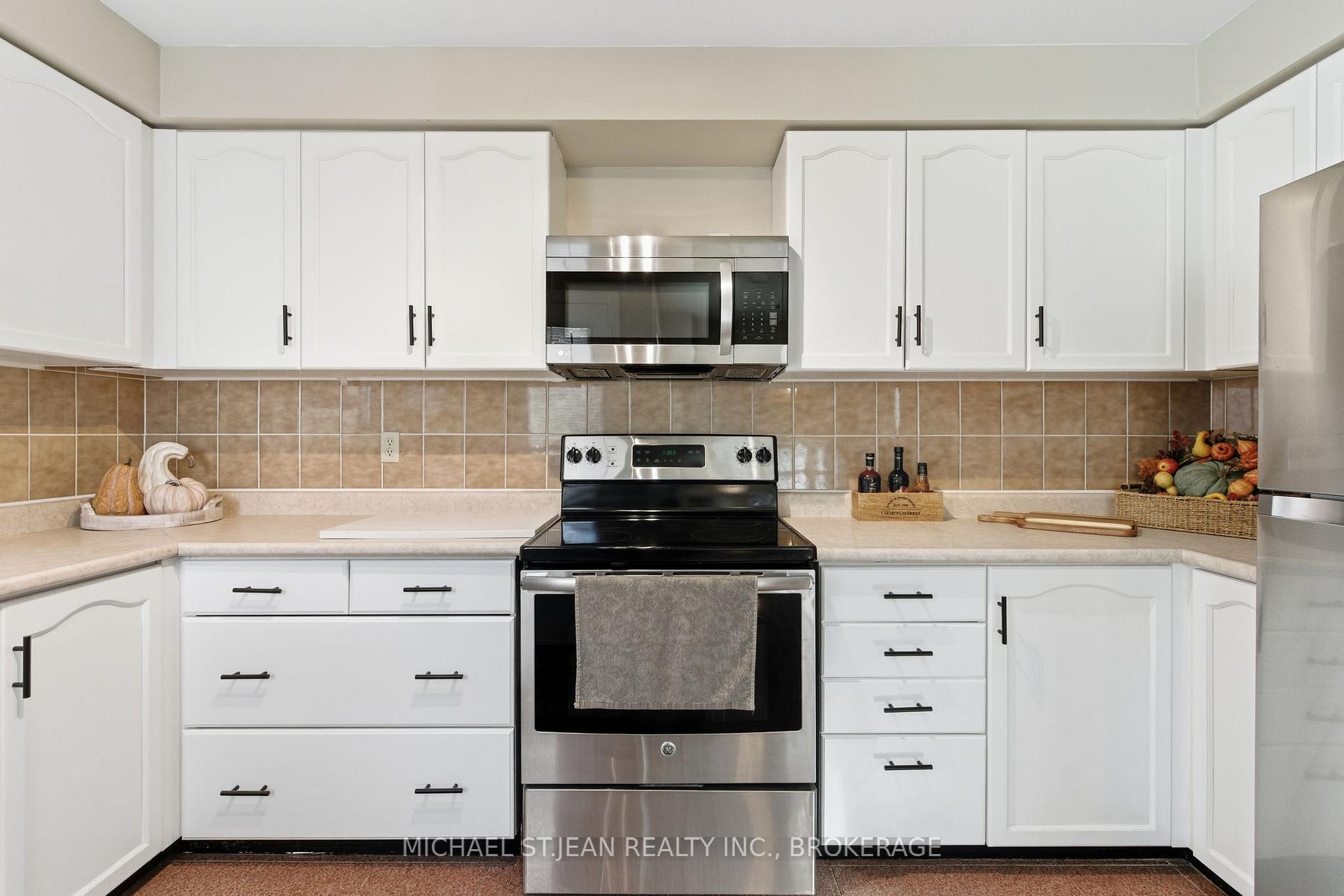 Photo 17 of 1297 Upper Sherman Avenue, Hamilton, Randall — HOMEH