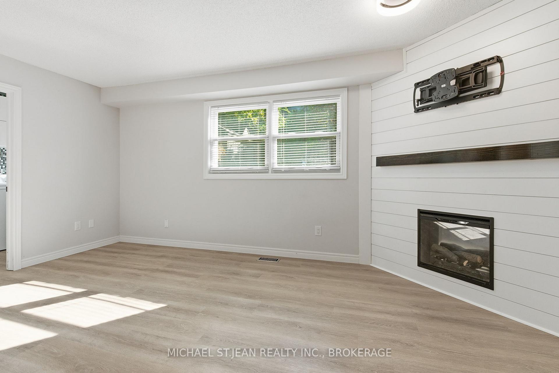 Photo 20 of 1297 Upper Sherman Avenue, Hamilton, Randall — HOMEH