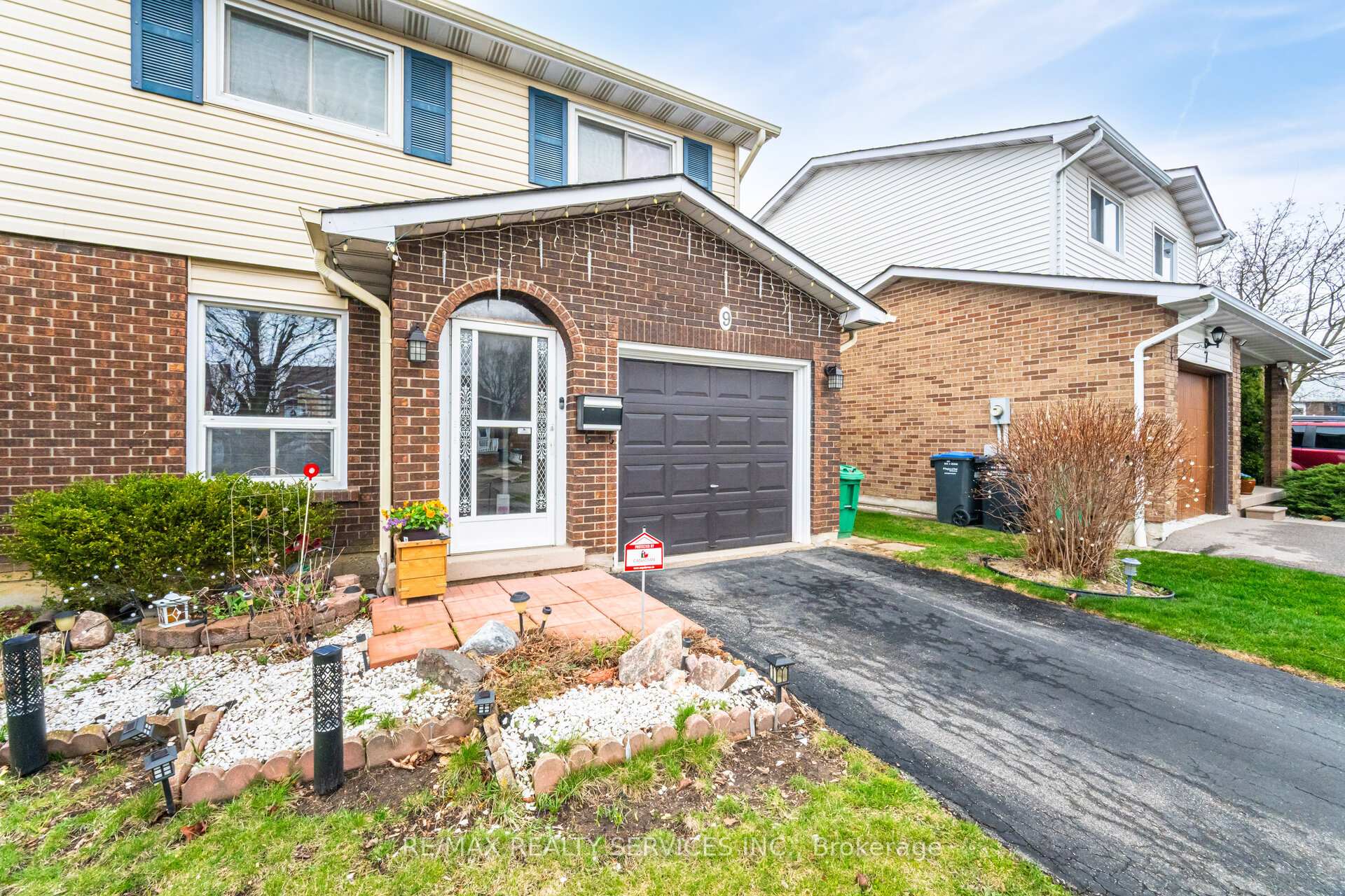 Photo 36 of 9 Pluto Drive, Brampton, Madoc — HOMEH