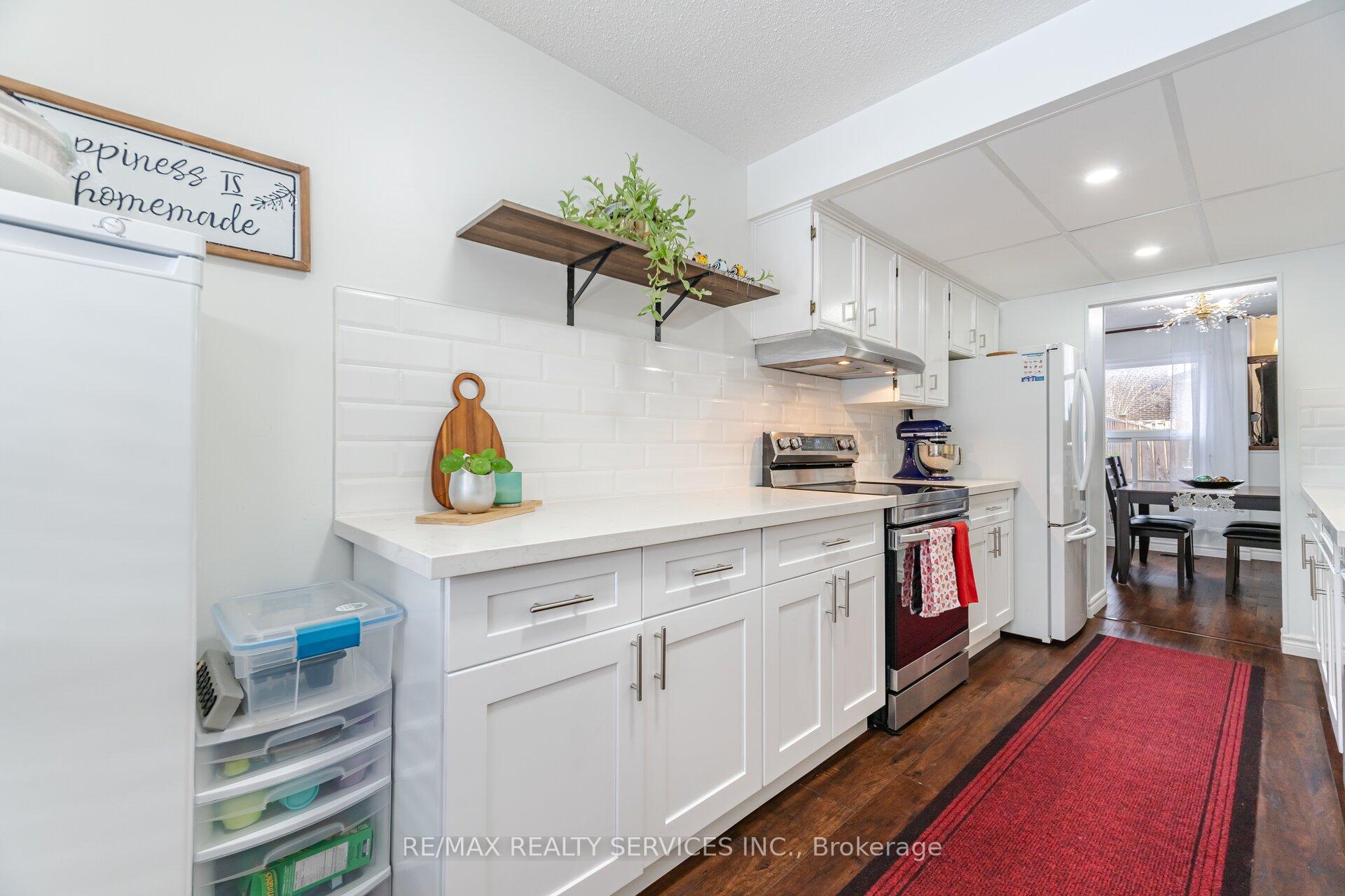 Photo 3 of 9 Pluto Drive, Brampton, Madoc — HOMEH