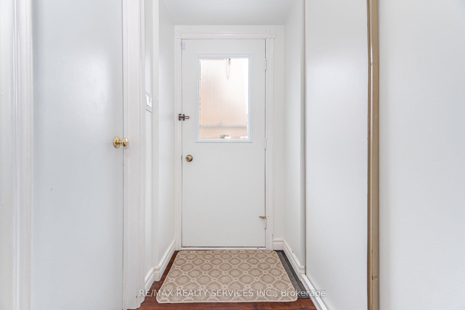 Photo 33 of 9 Pluto Drive, Brampton, Madoc — HOMEH